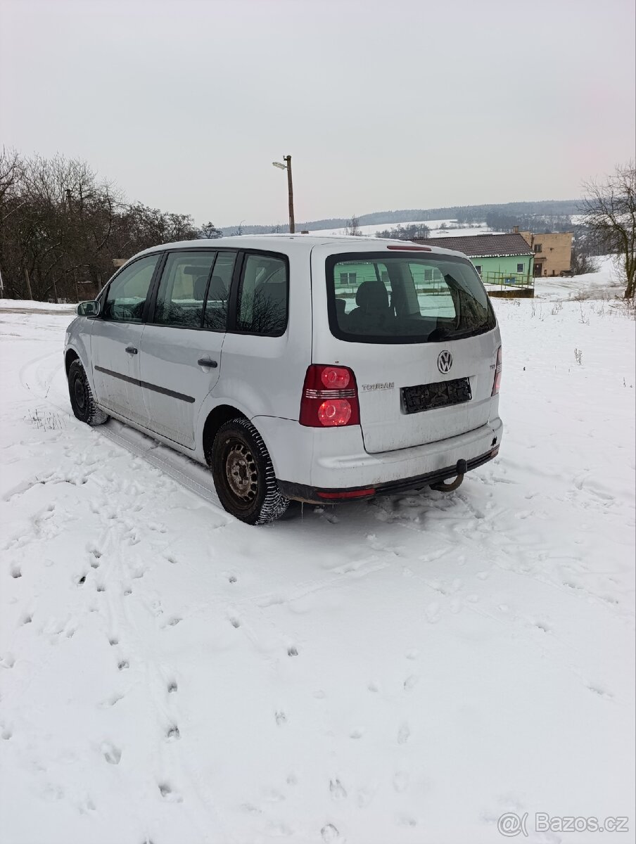 Volkswagen Touran - 3