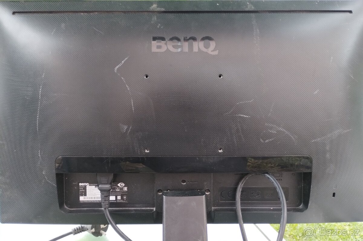 Velký Benq 24" monitor - 3