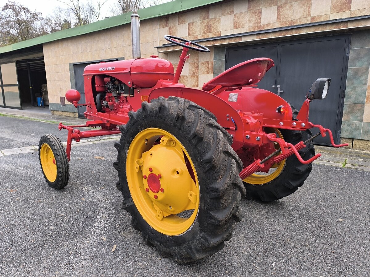 Traktor Massey Harris Pony 820 - 3