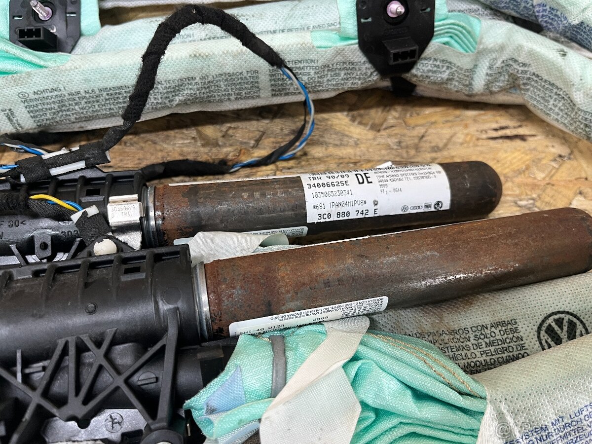 STROPNÍ AIRBAGY VW PASSAT B6 3C0880742E/3C0880741E - 3