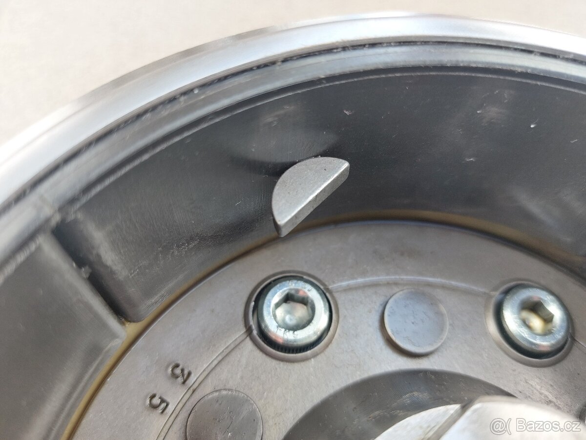 Kawasaki KLR650 rotor magneta originál - 3