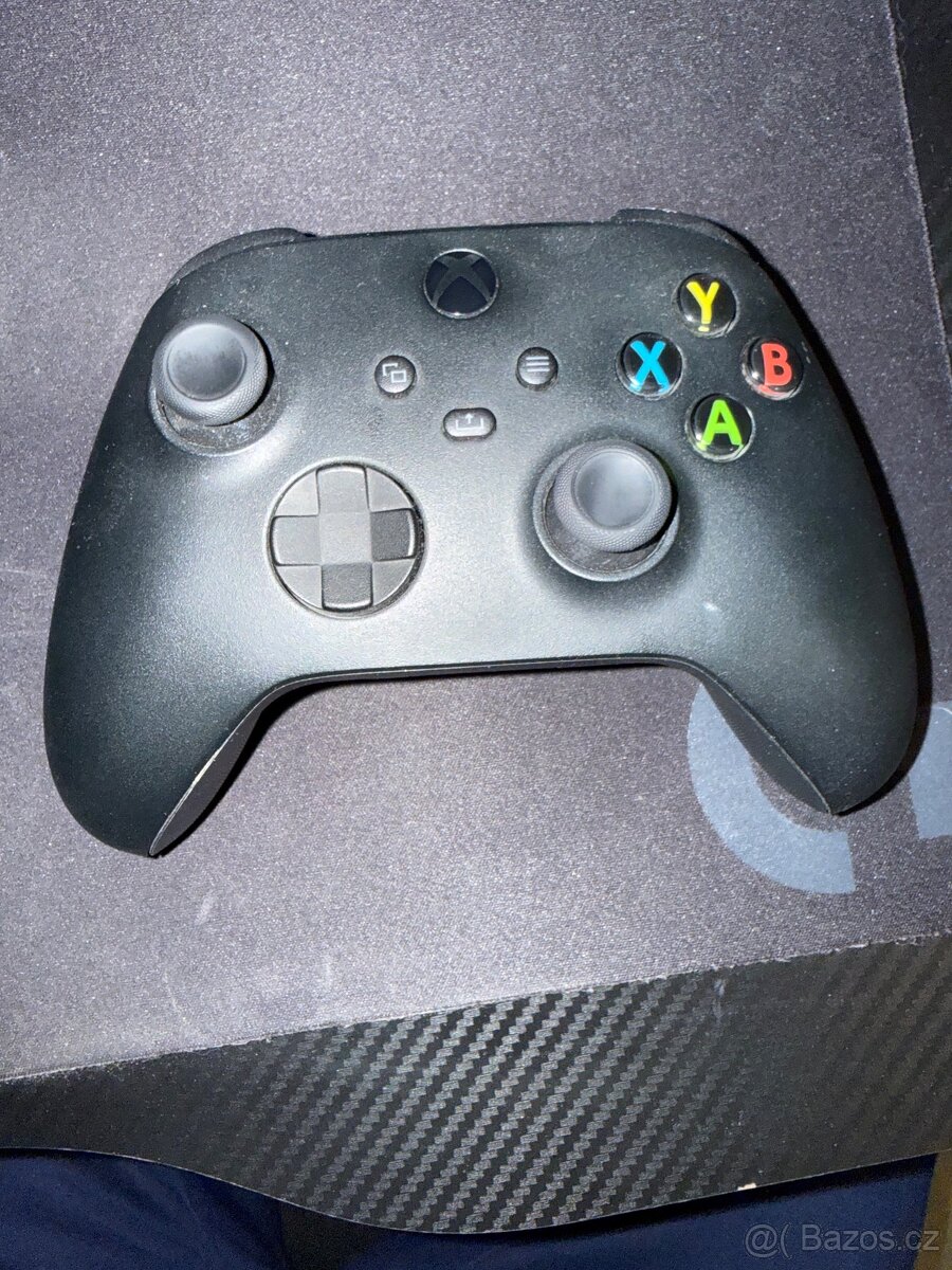 Xbox Series X, 2x ovladac, Chargable battery a FC 25 - 3