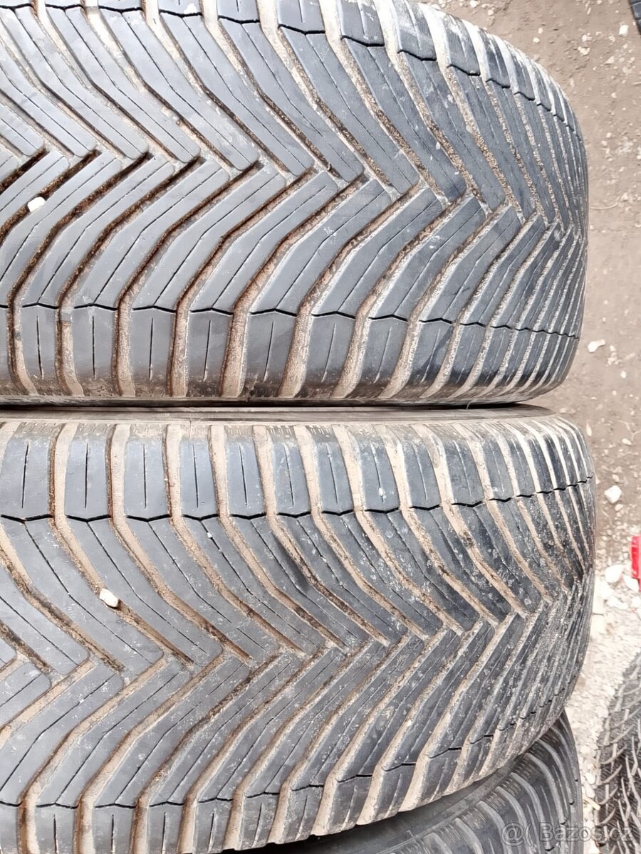 235/60/17 106v Michelin - celoroční pneu 4ks - 3