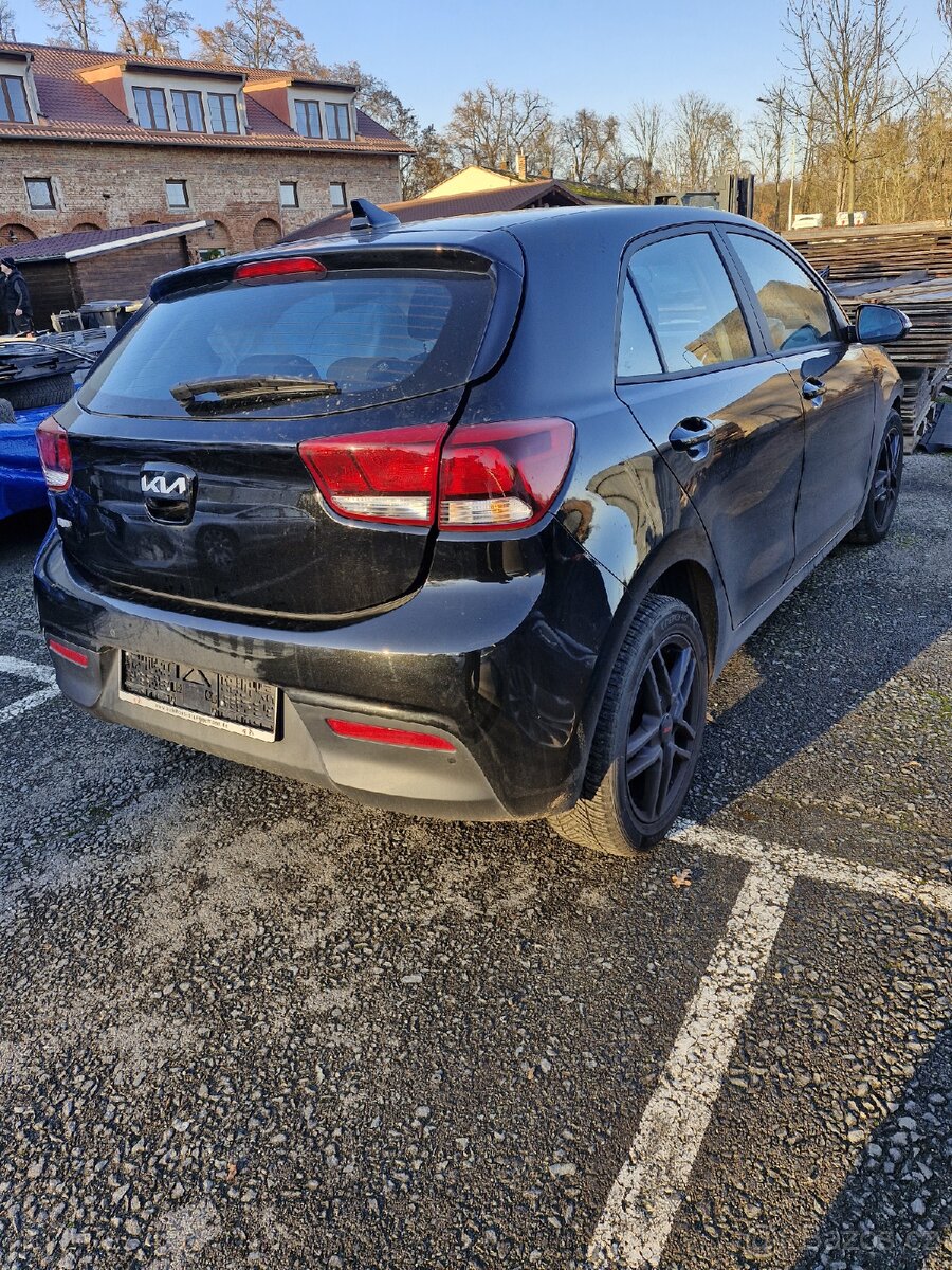 Kia Rio - 3