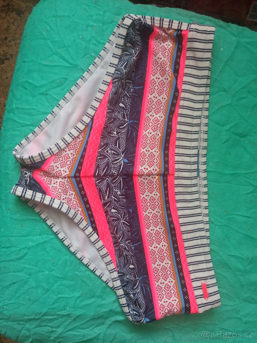 Spodní díl plavek velikost 176 - 3