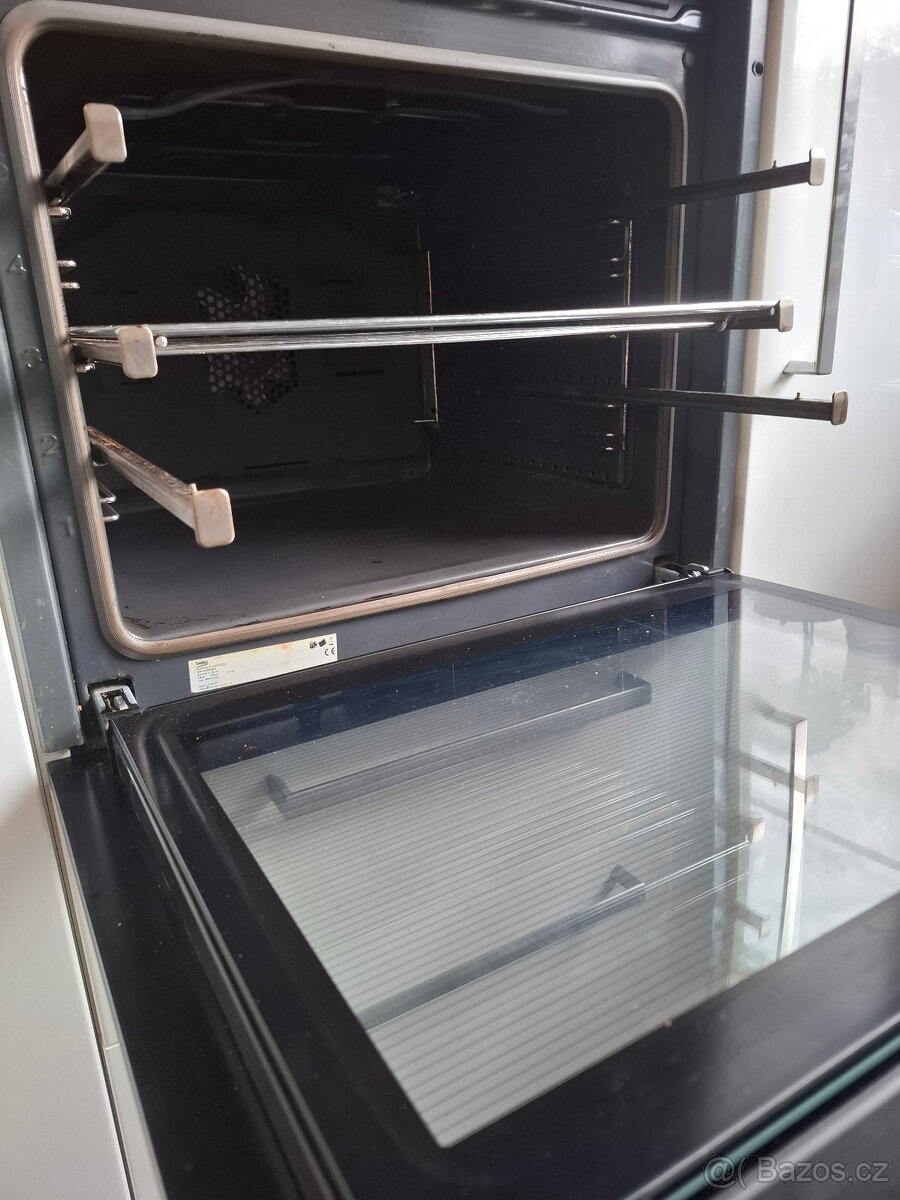 ELEKTRICKÁ TROUBA BEKO BIR14400BGCS - 3