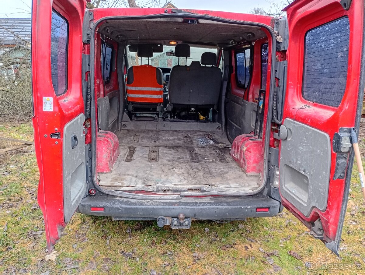 Renault Trafic 1,9 9 míst dph - 3