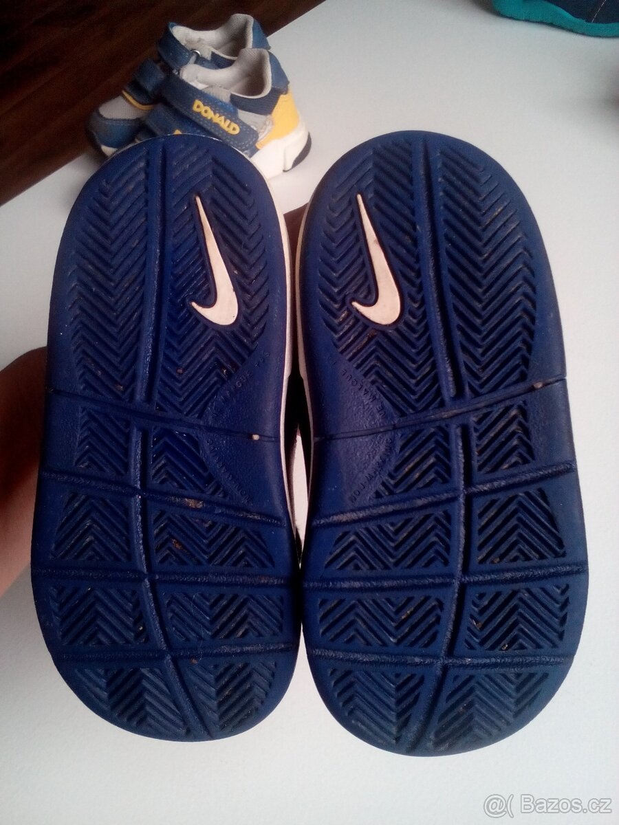 Tenisky Nike vel 25 - 3