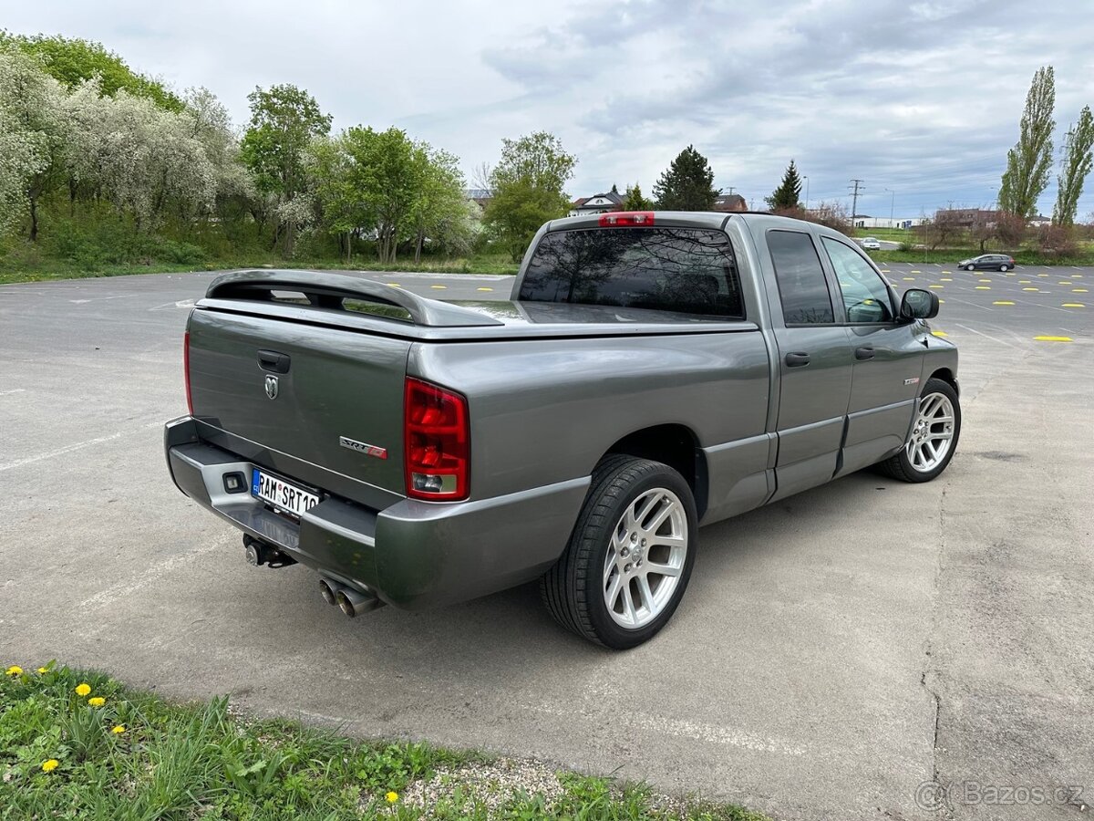 Dodge Ram SRT-10 - 3