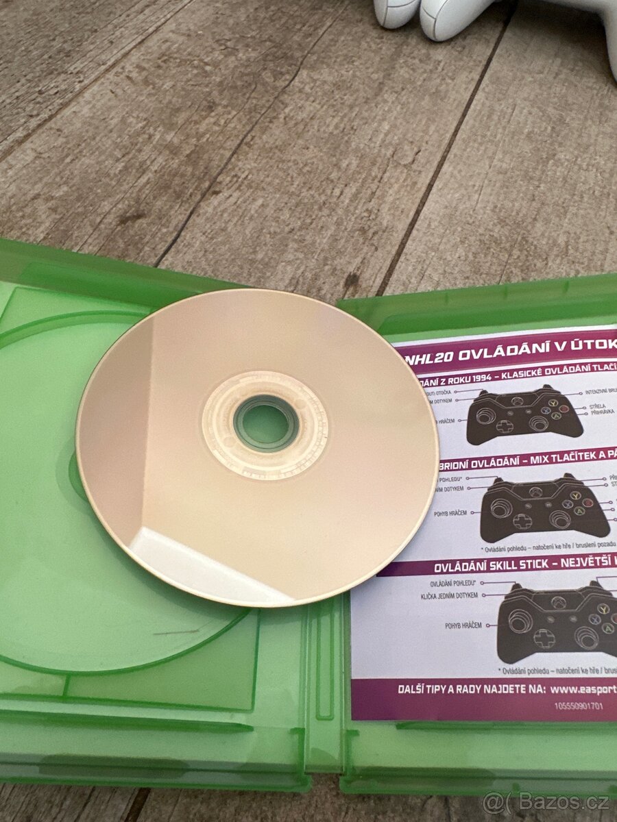 Xbox One 1TB + 2x originální ovladače (komplet) - 3