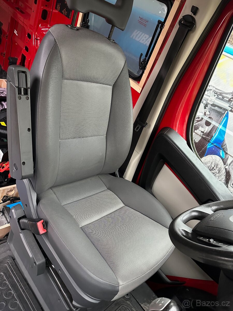 Fiat Ducato – kompletní přední sedadla jako nová (r.v. 2018) - 3