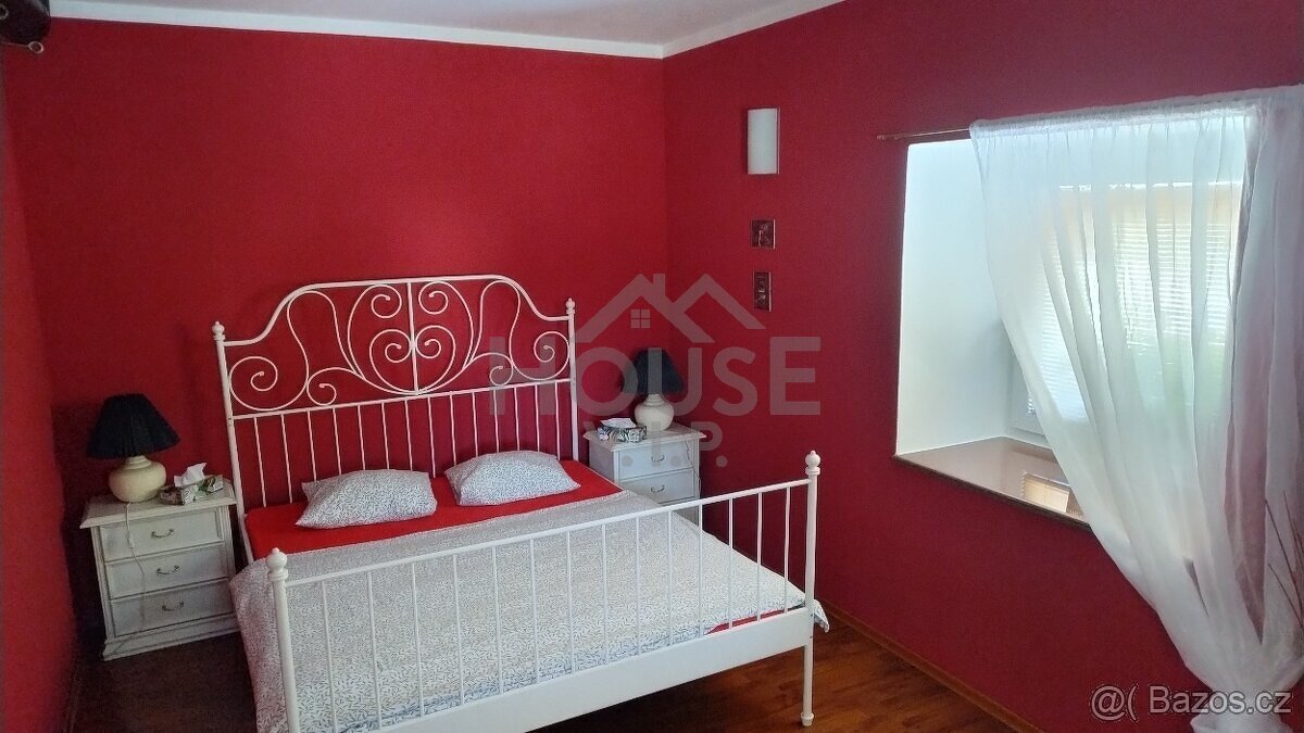 Prodej rozsáhlé usedlosti, 203 m² na pozemku 1161, Hýskov, o - 3