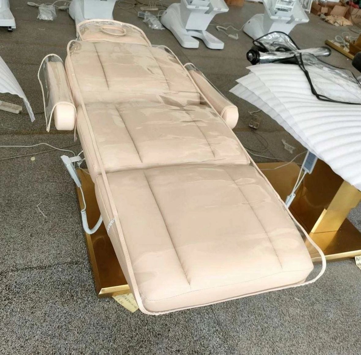 Polohovací elektrická lehatka - 3