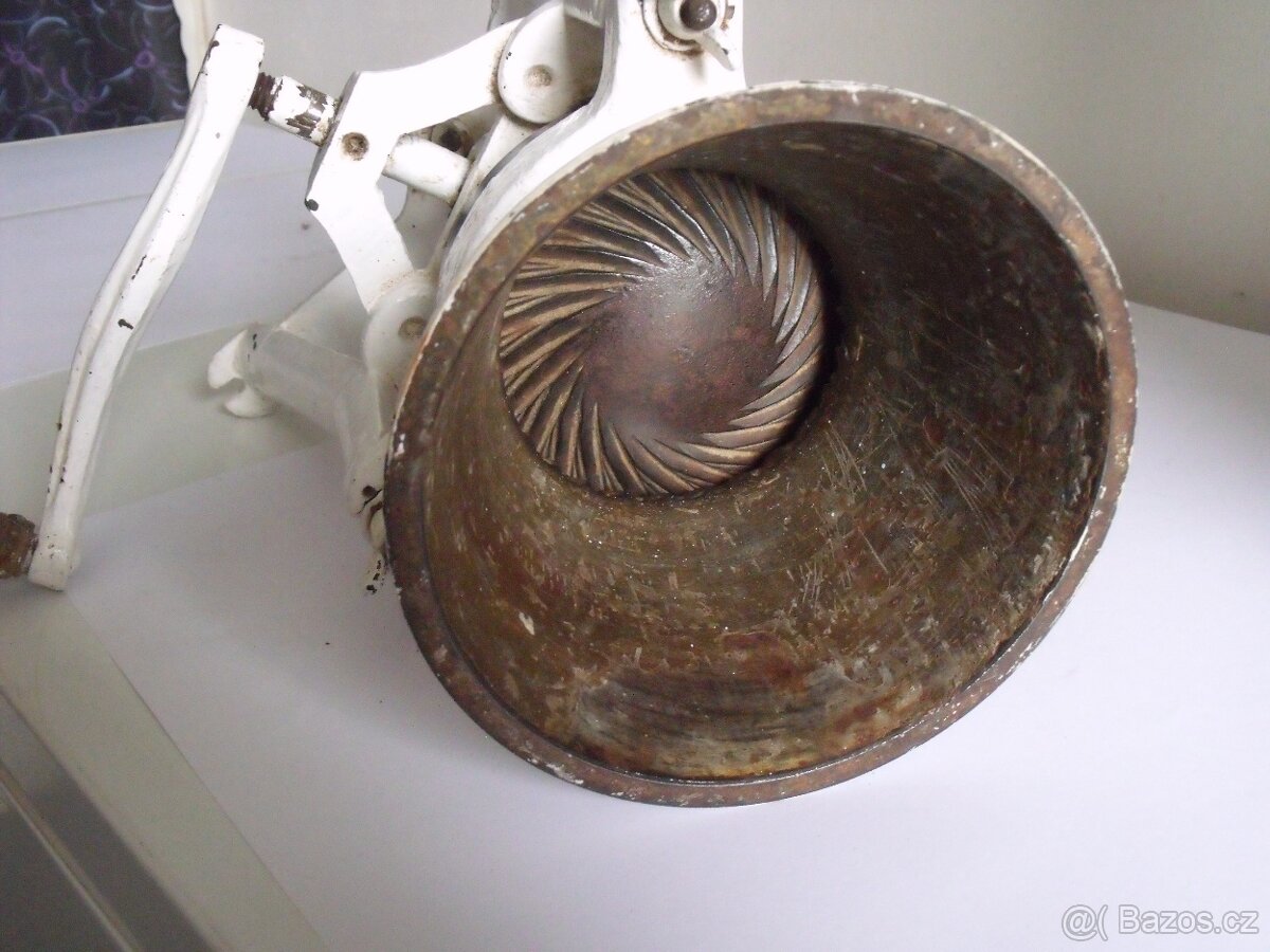 Šrotovník ruční, mlýnek na obilí - 3