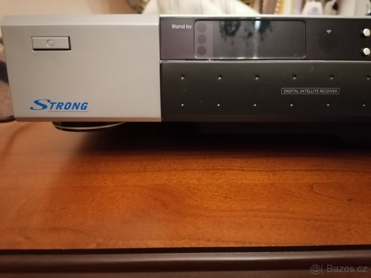Satelitní přijímač Strong - 3
