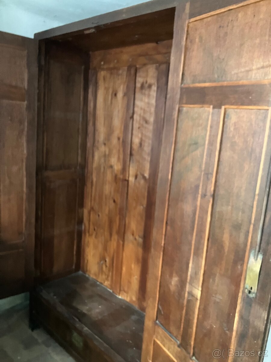 Starožitná skříň - 3