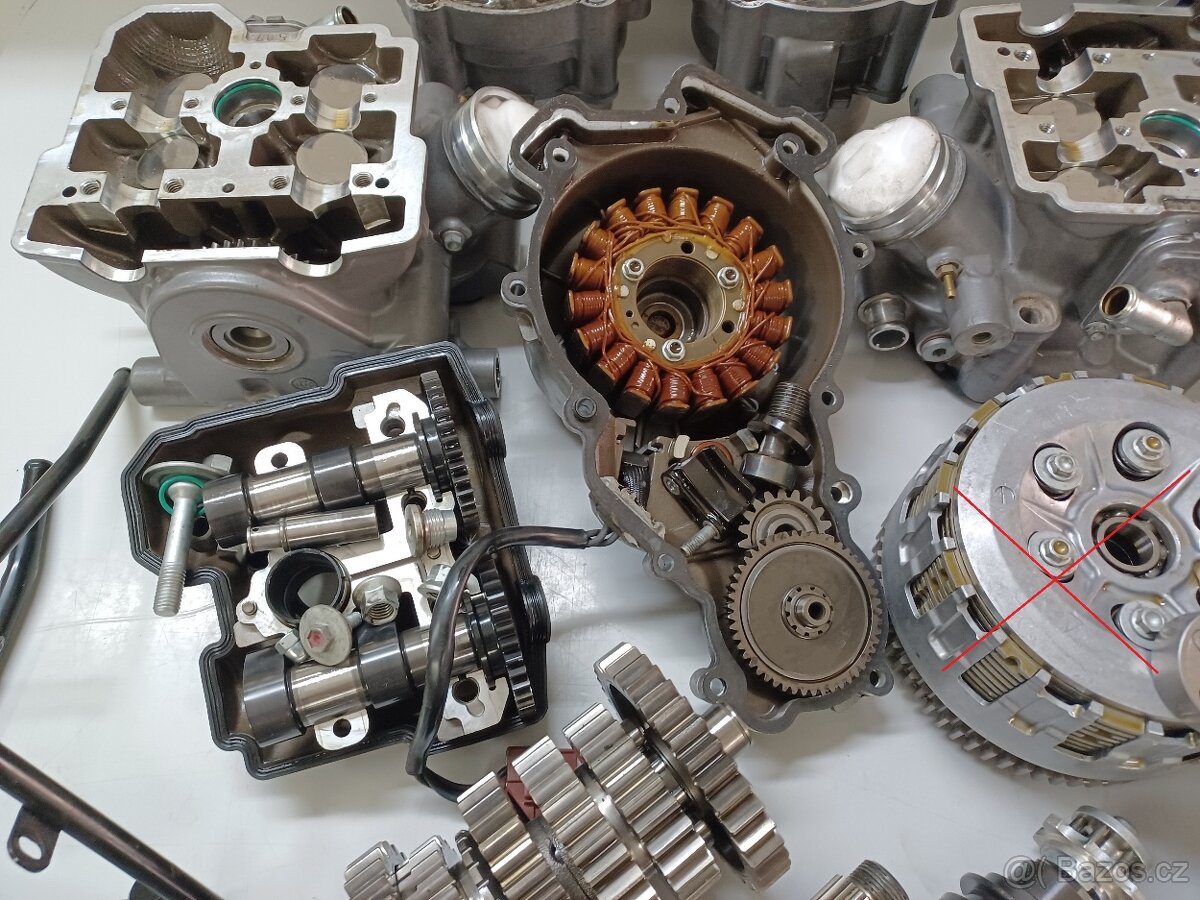 KTM LC8 990 - MOTOR NA DÍLY - 3