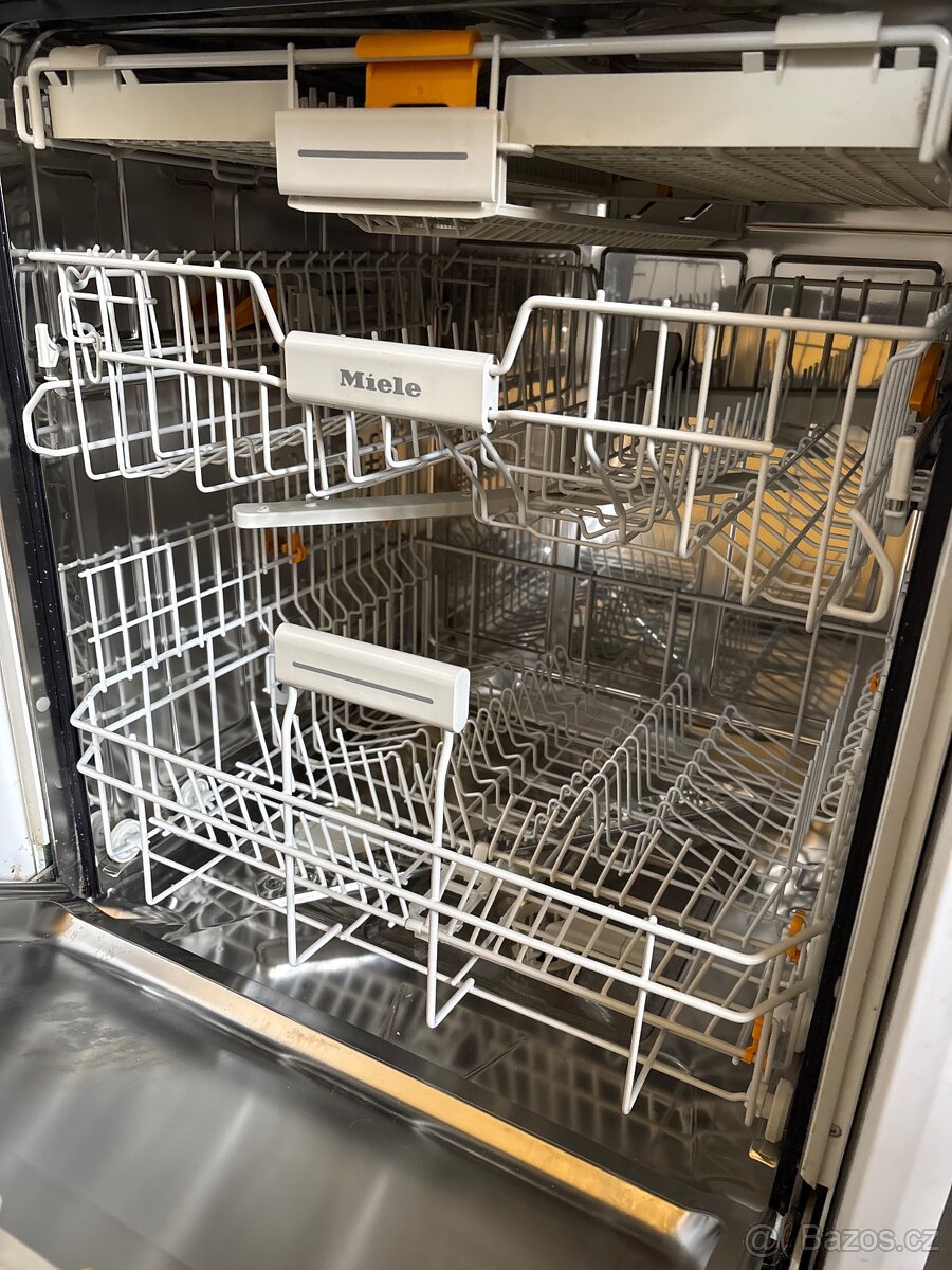 Myčka nádobí Miele - 3
