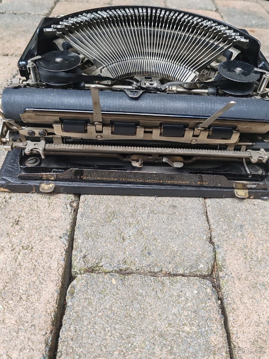 Psací stroj Remington - 3