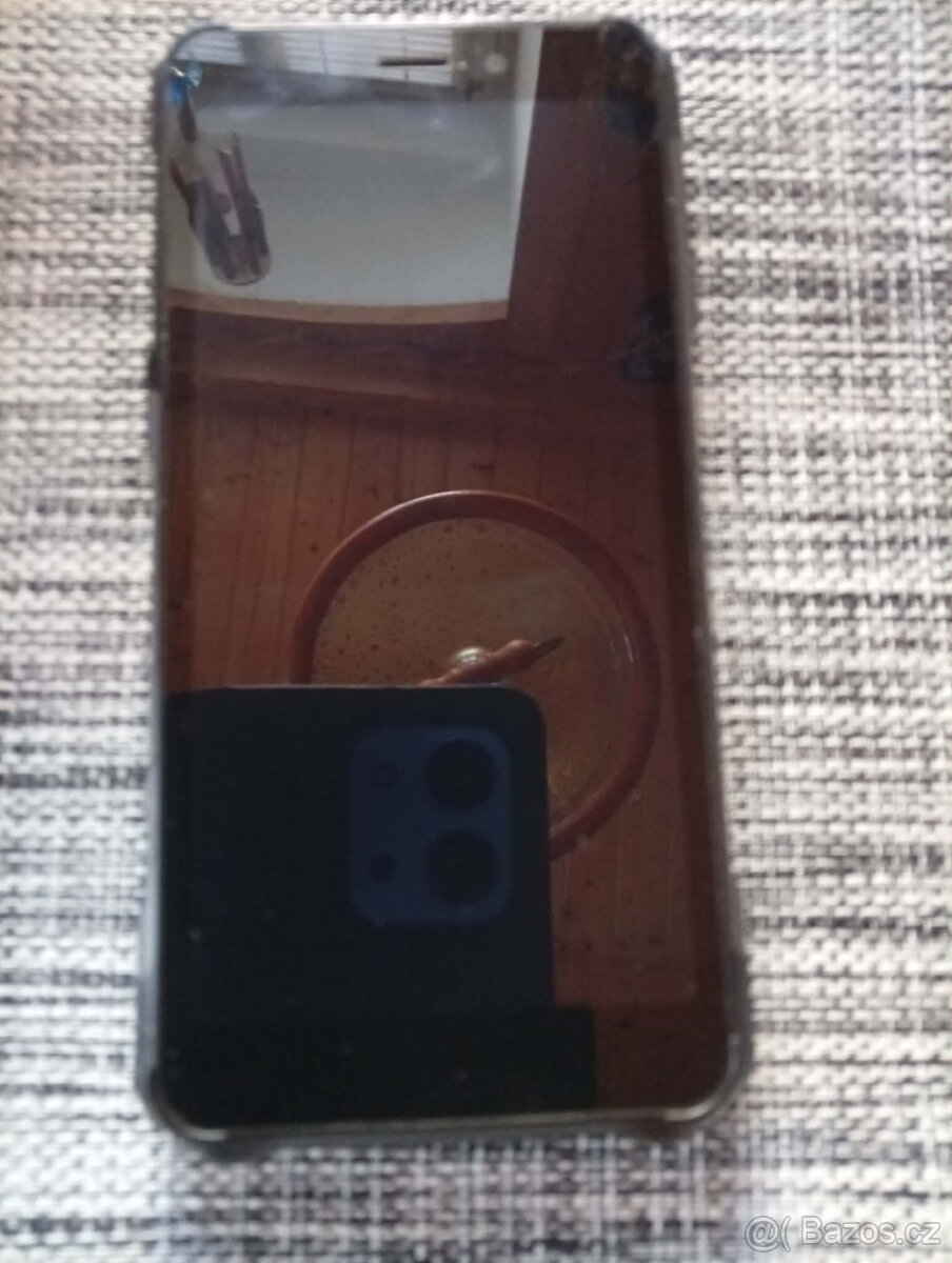 Prodám dva telefony. Odolný tel. Ulefone Armor - 3