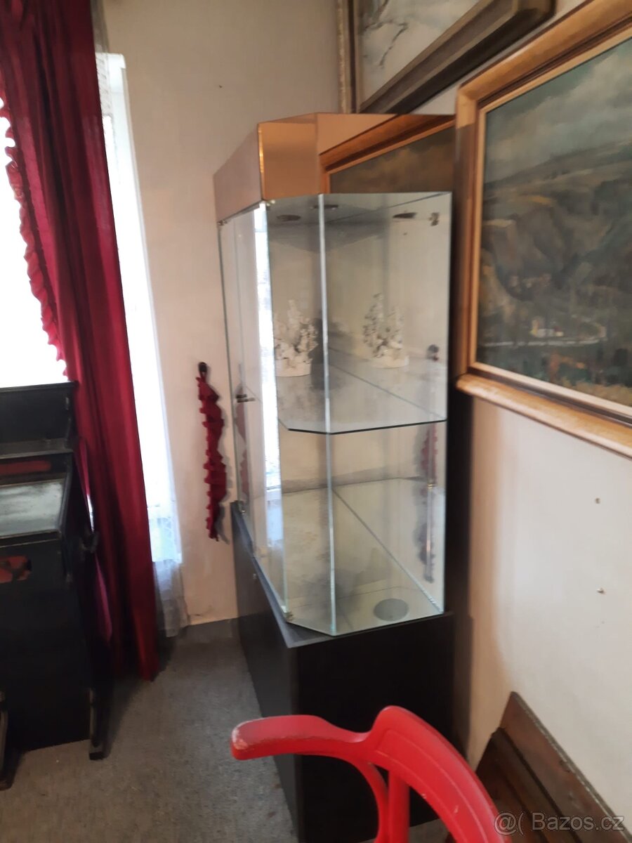 Skleněné skříně - 3