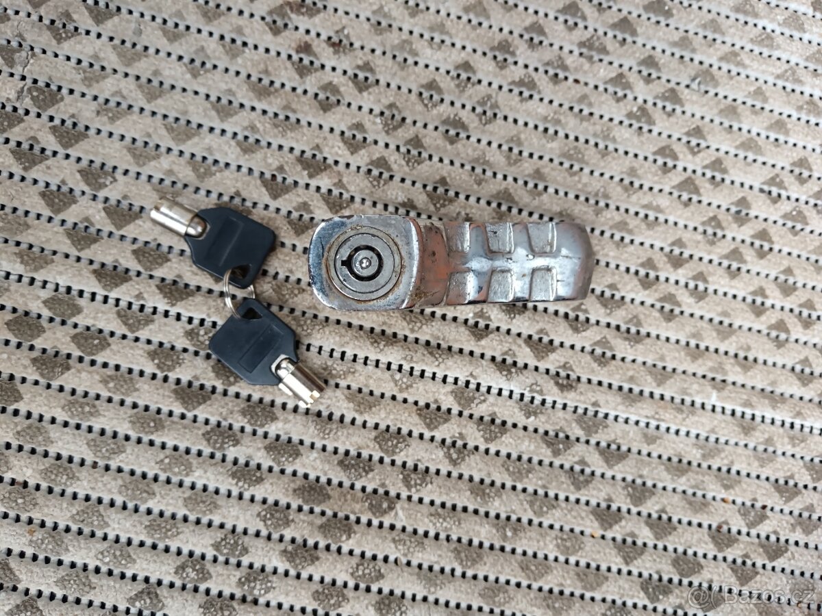 Zámek předního kola - 3