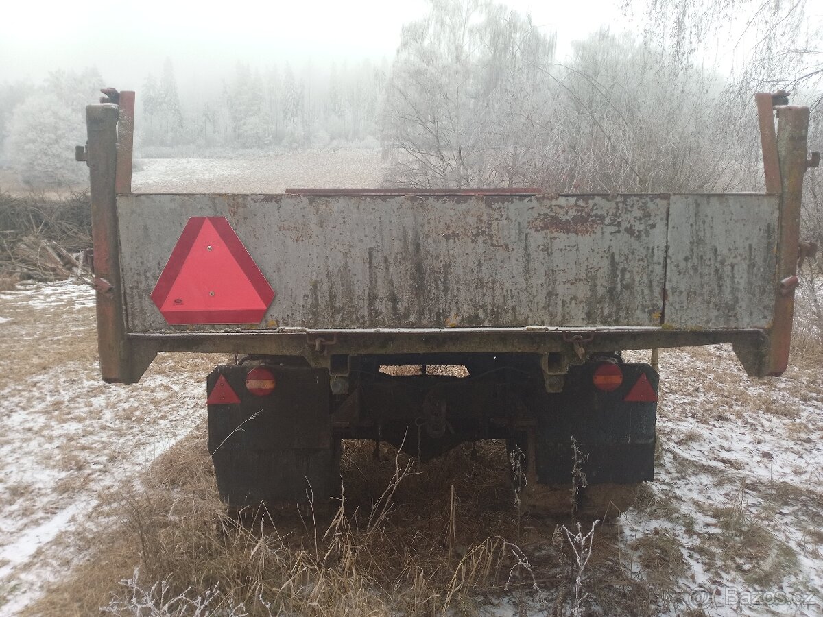 Sklápěcí přívěs za traktor. - 3