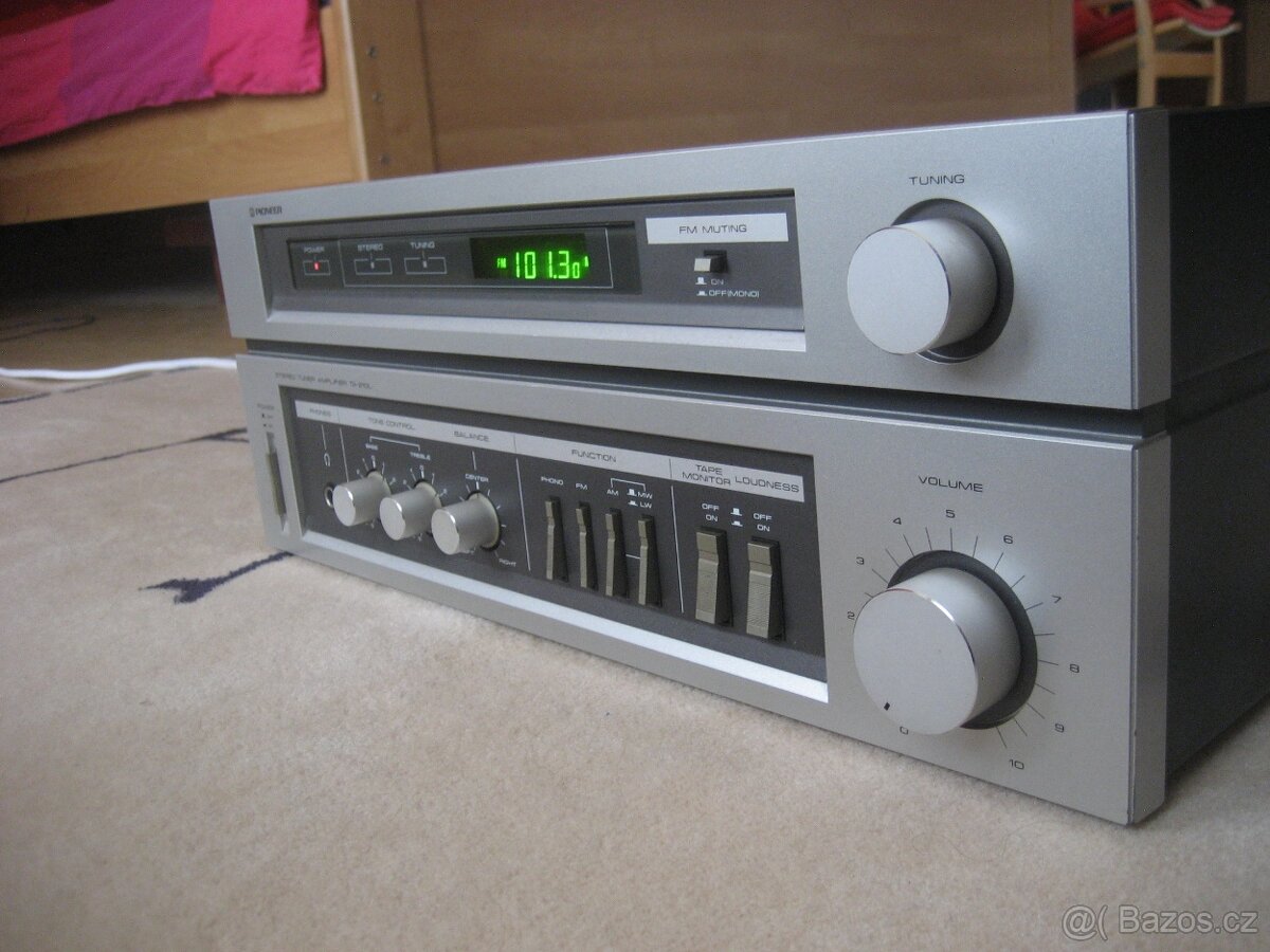 Prodám kombinaci tuneru a zesilovače PIONEER X 2000 - 3