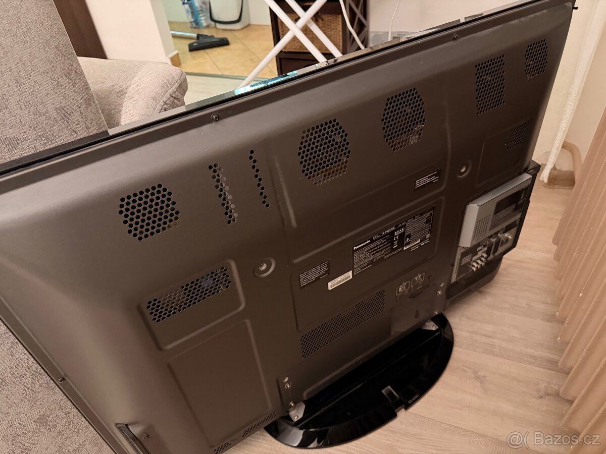 Televize 42" ~ 106cm Panasonic VIERA TX-P42S10E - 3