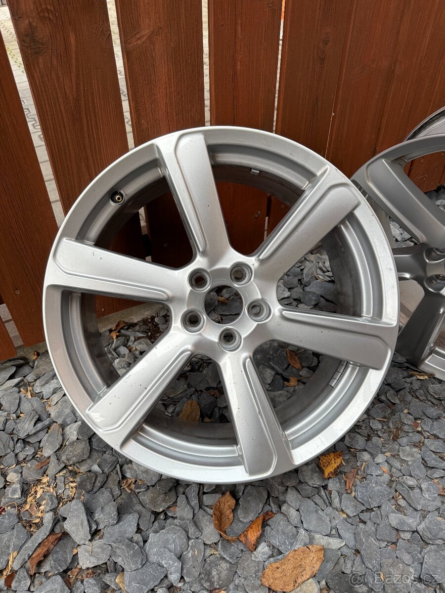19 Alu kola VOLVO originál, krásný stav - 3