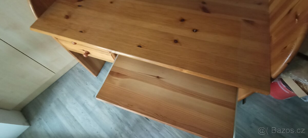 Dřevěný psací stul - 3