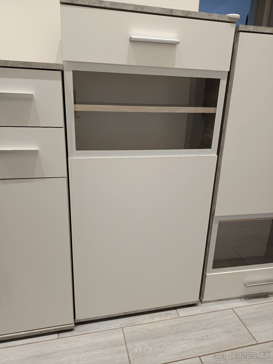 ŠEDO-BÍLÝ nábytek SKŘÍNĚ / KOMODY - 3
