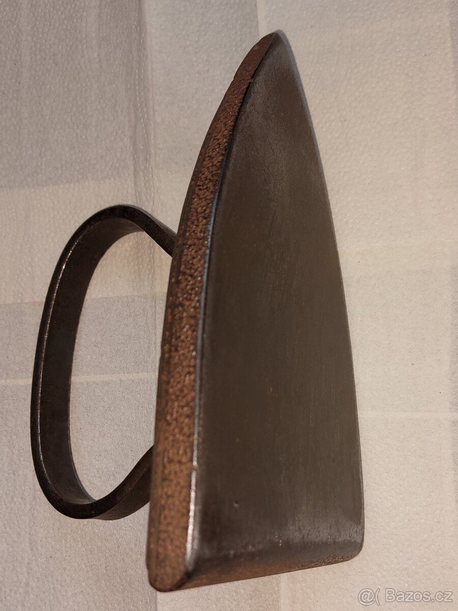 Starožitná žehlička 1 - 3