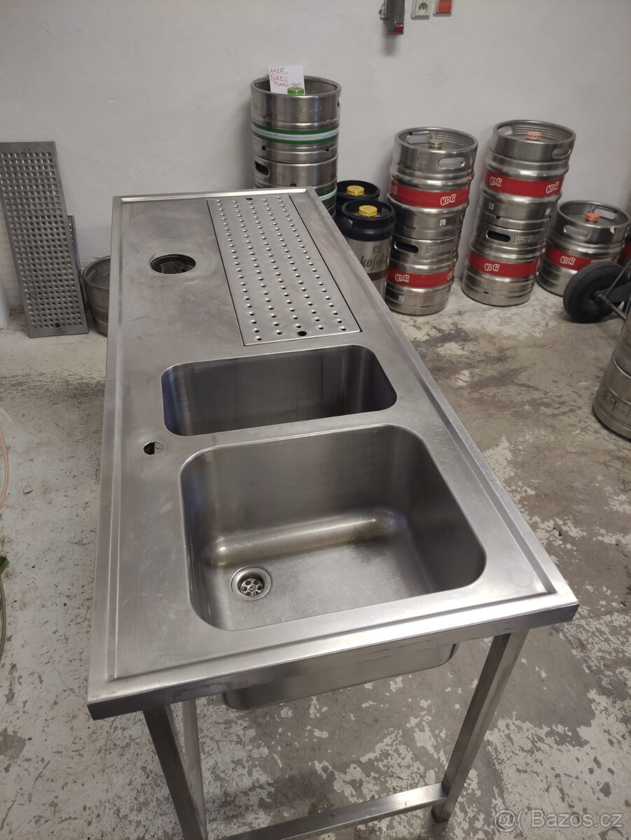 Nerezový výčepní stůl č.11 - 3