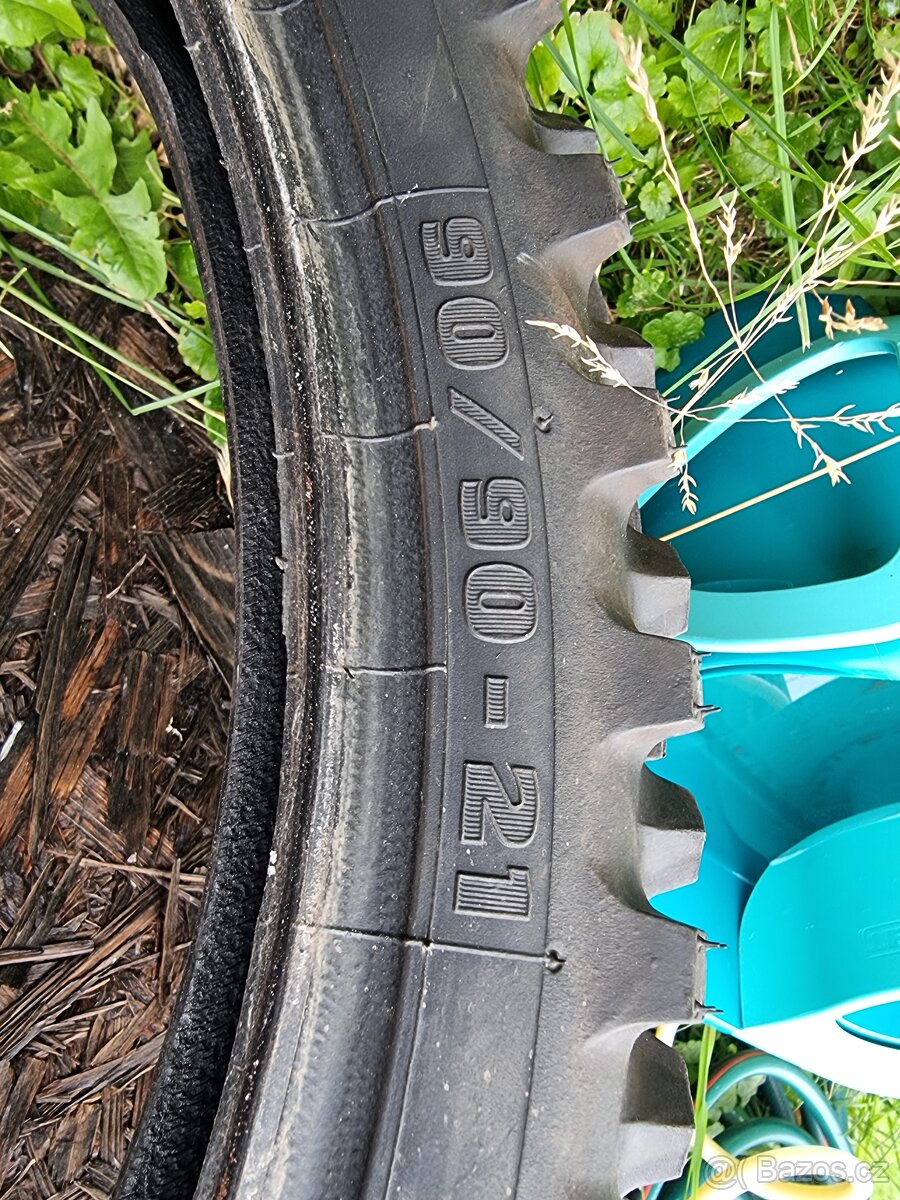 Moto pneu