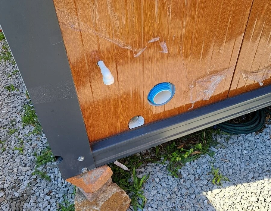 Obytný kontejner se sociálním zařízením 3x6m. - 3