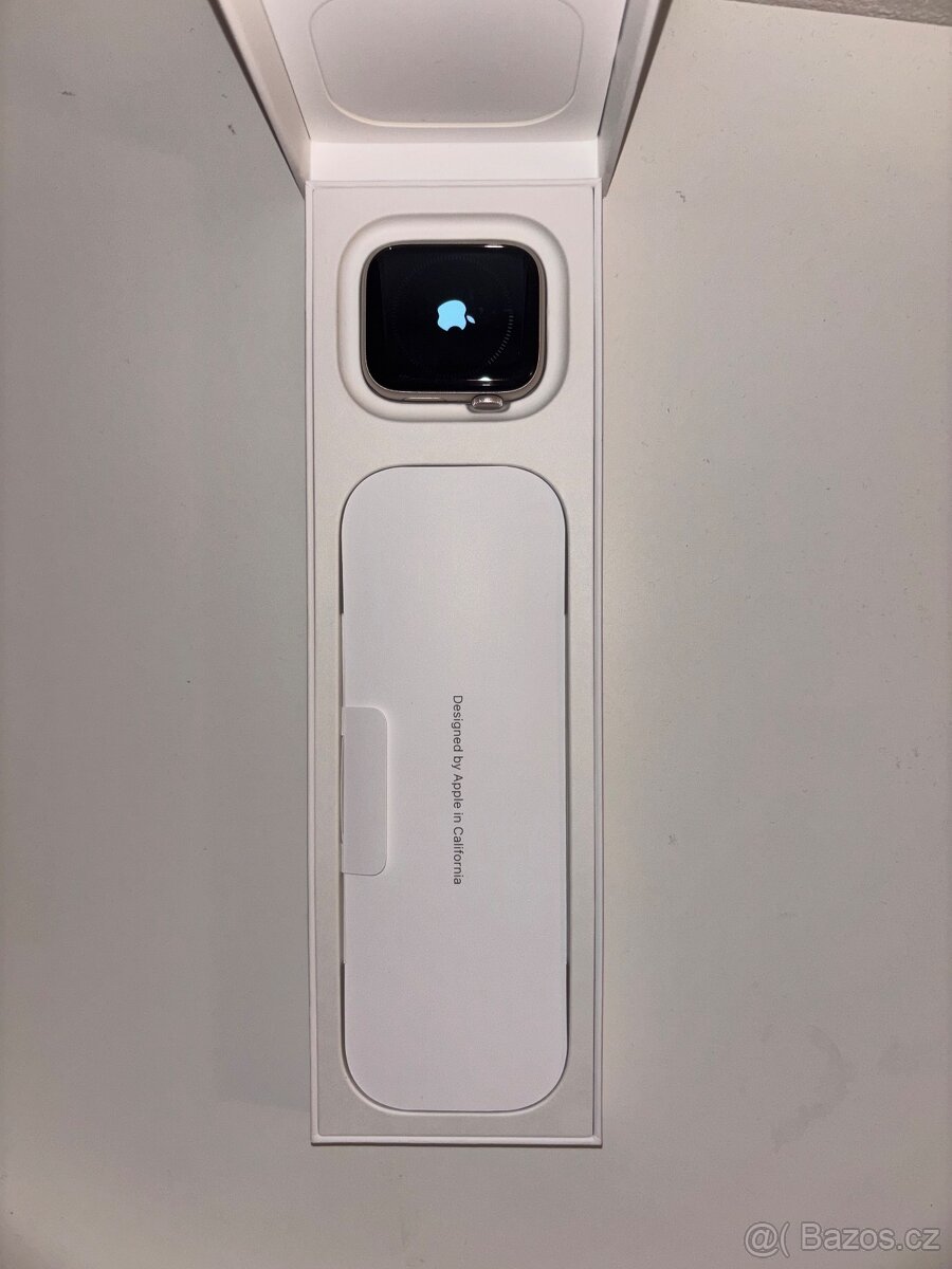 Apple Watch SE 2023 44 mm - 3