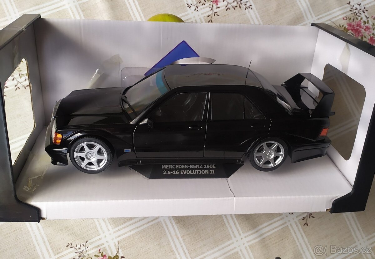 Mrecedes Benz 1:18 - 24 - 3