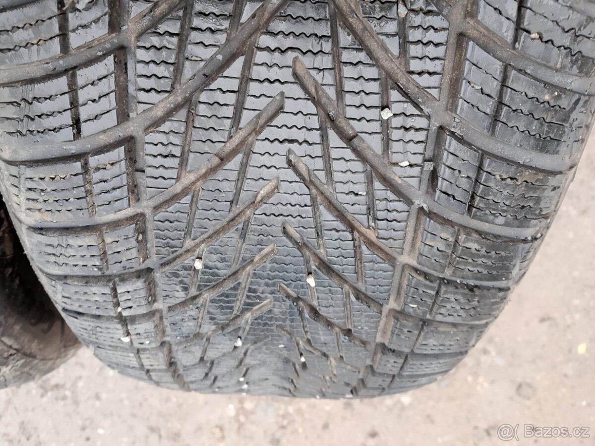255/45/19 104v Goodyear - zimní pneu 2ks - 3