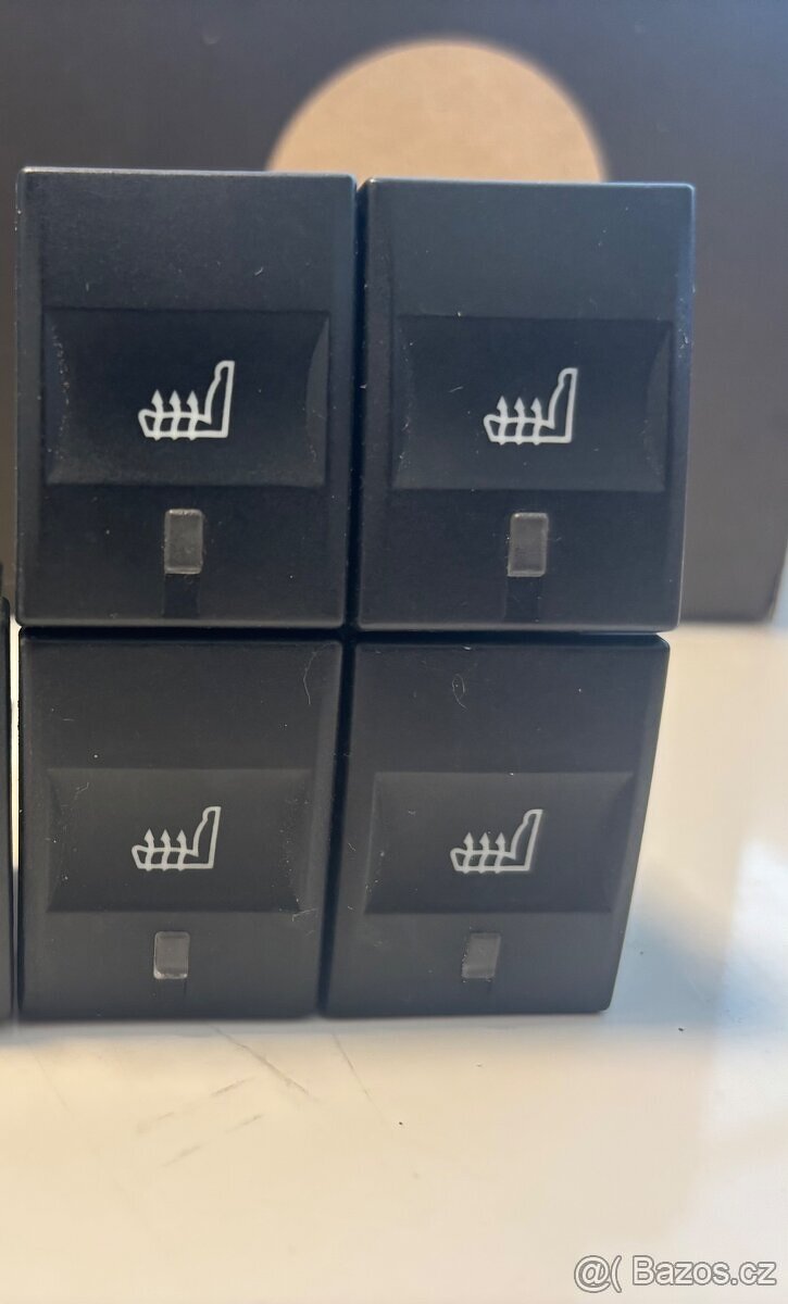 Ovladače výhřevu sedadel - 3