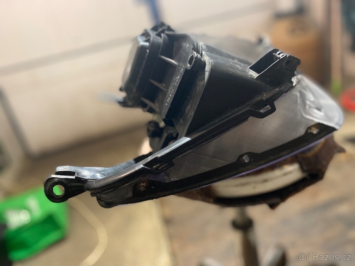 Ford focus mk1- přední světlomet - 3