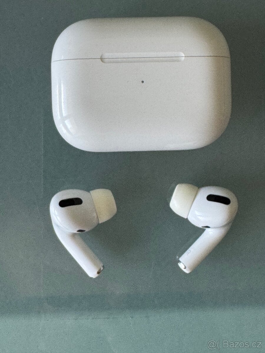 Apple AirPods Pro - 3