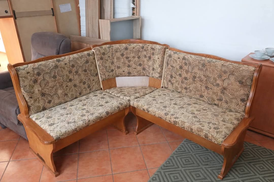 Rohová lavice dvě židle - 3