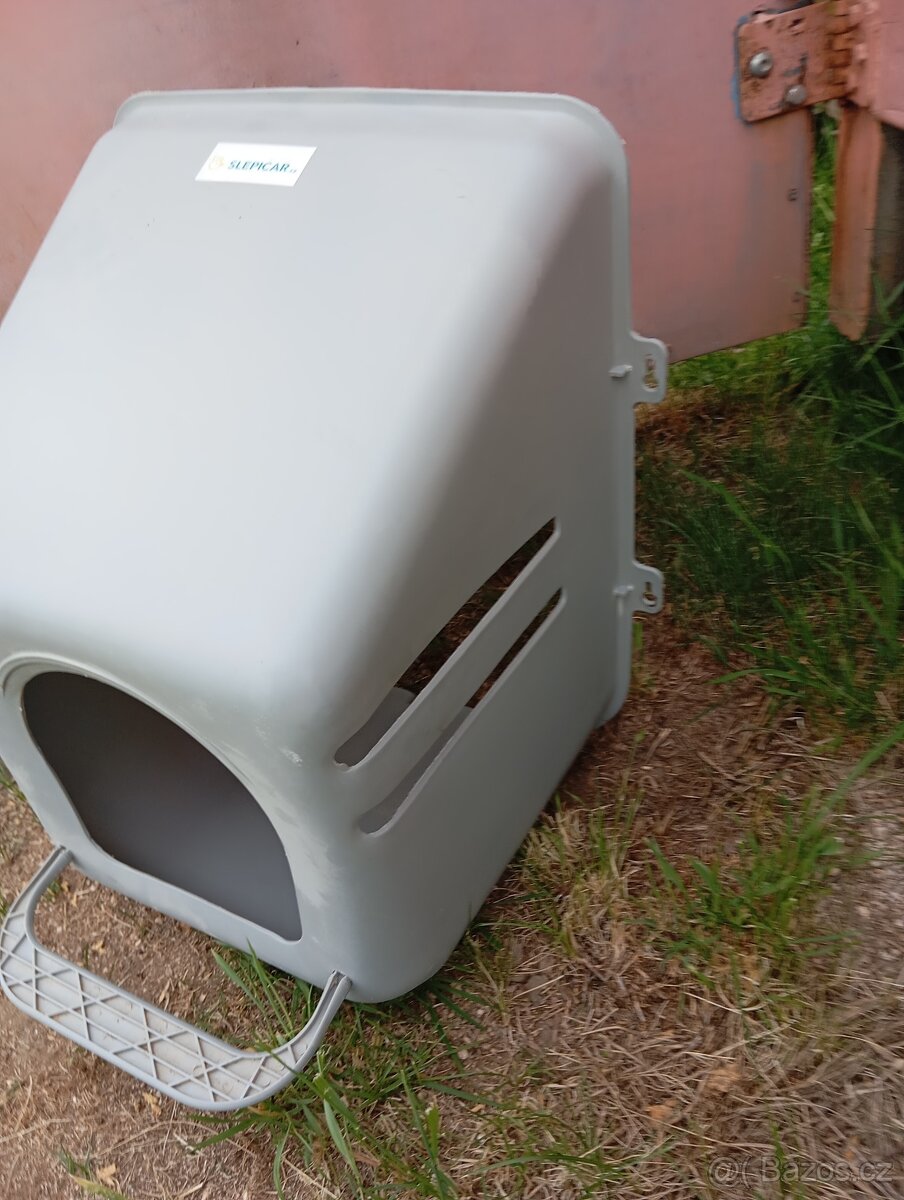 Plastová snášková hnízda pro slepice - 3