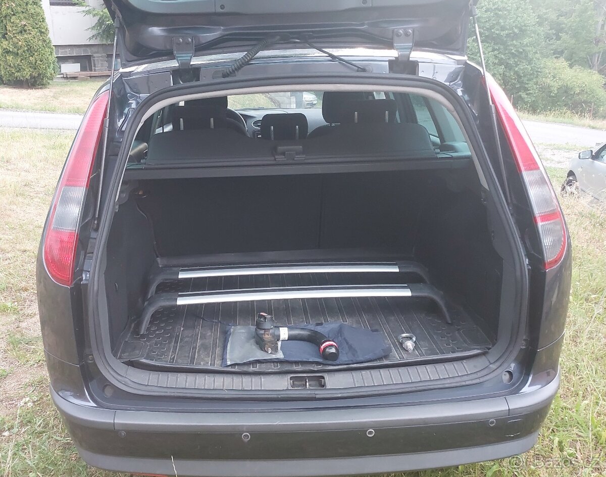 FORD FOCUS kombi, benzín, manuál, 1,6 - 3