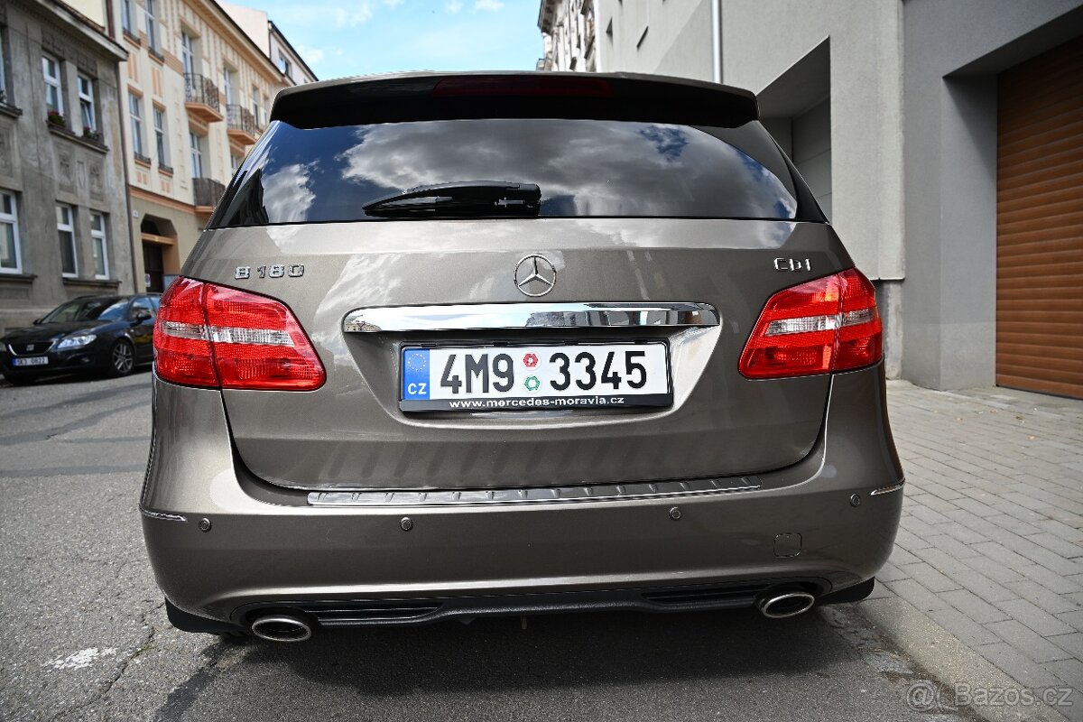 Mercedes-Benz B180 - 3