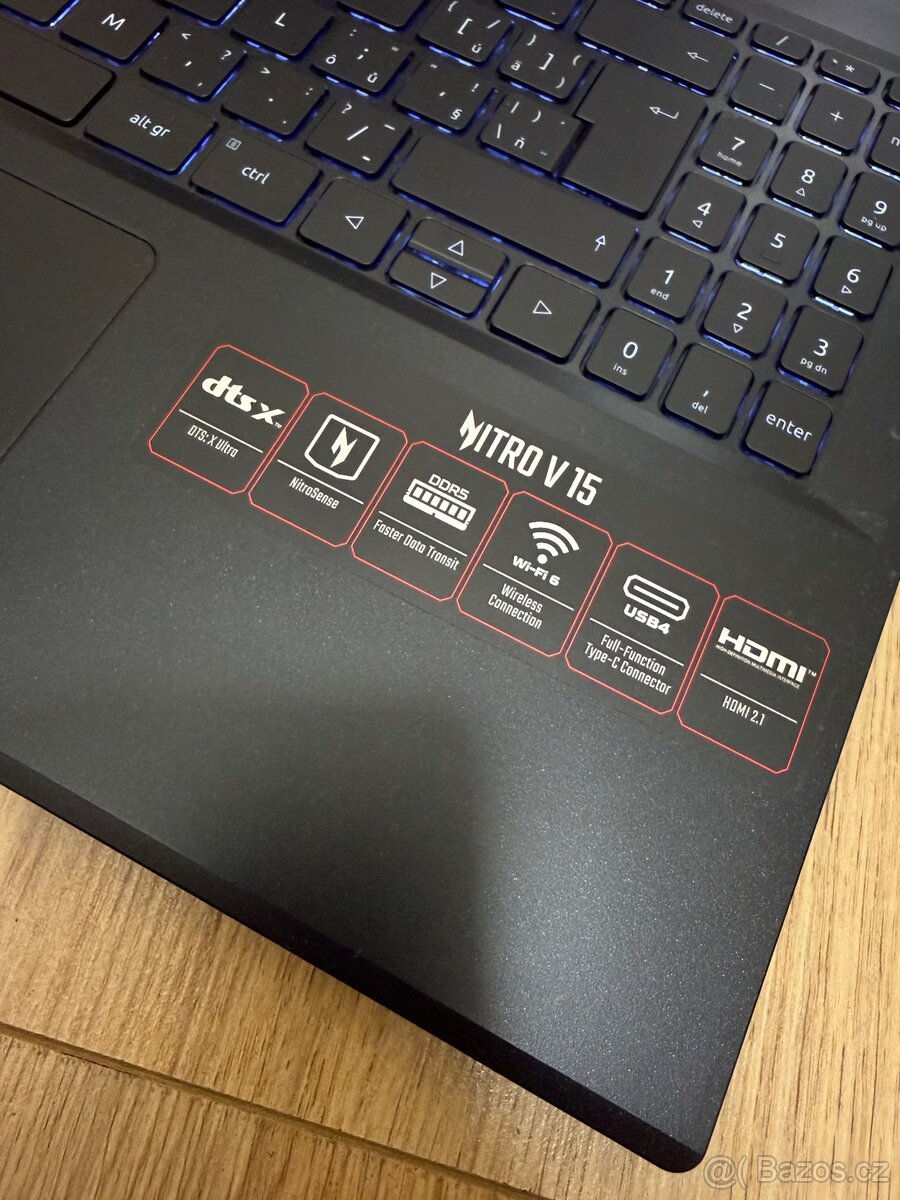 Herní notebook RTX 4050 6GB - 3