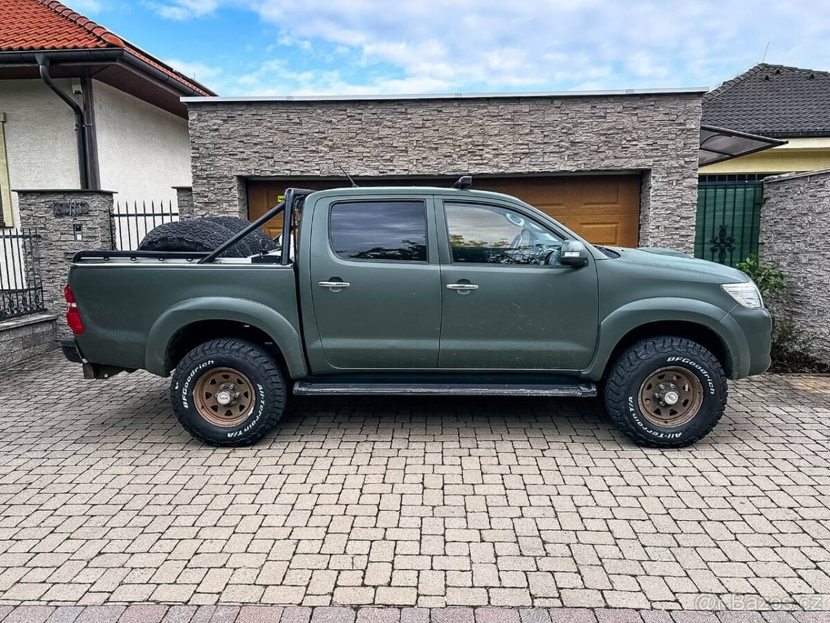 Toyota Hilux DC 3.0 I D-4D Sol A/T