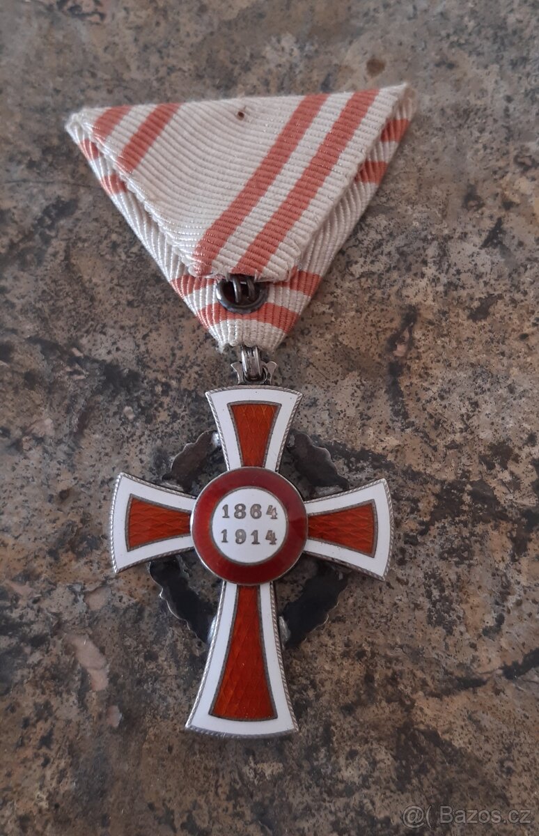 RU Stříbrný Červený kříž za zásluhy o Červenýkříž, FJI - 3