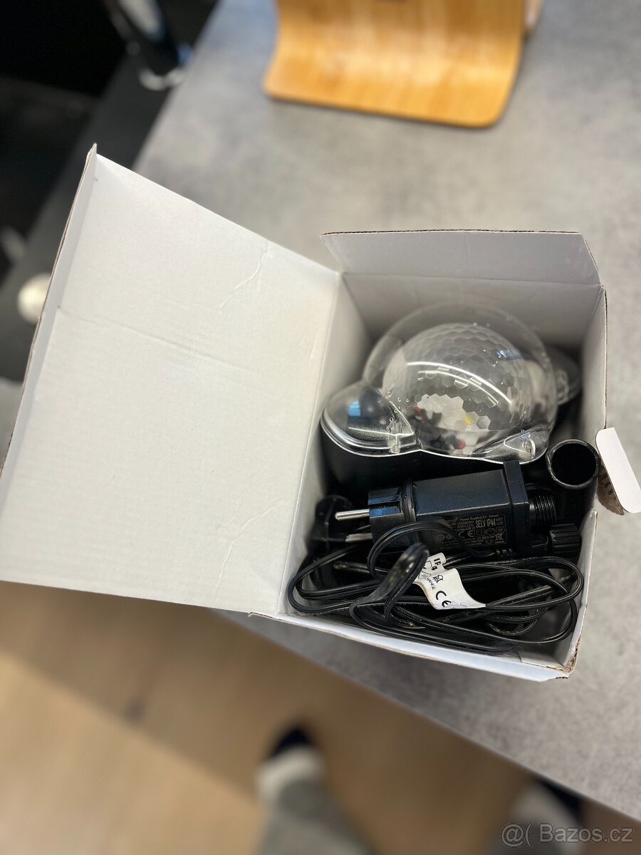 Dekorativní LED projektor EMOS padající vločky, venkovní i v - 3